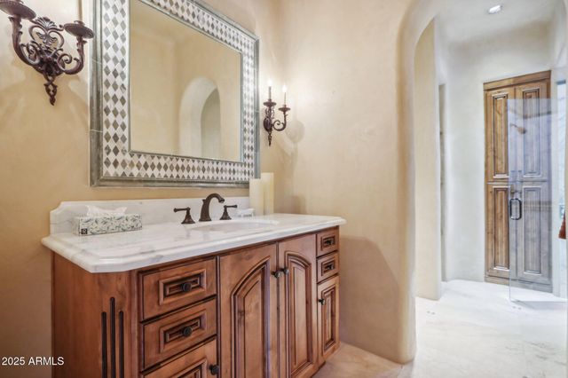 4836 E White Gates Drive, Phoenix, AZ 85018