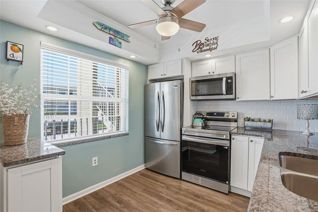 952 VIRGINIA STREET 202, Dunedin, FL 34698