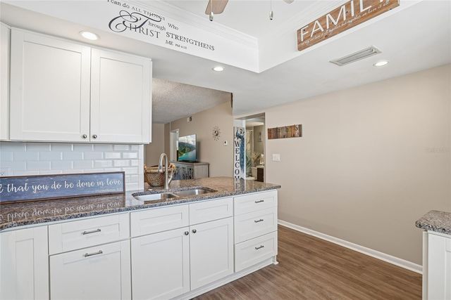 952 VIRGINIA STREET 202, Dunedin, FL 34698