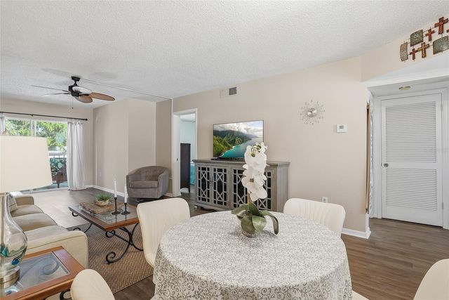 952 VIRGINIA STREET 202, Dunedin, FL 34698