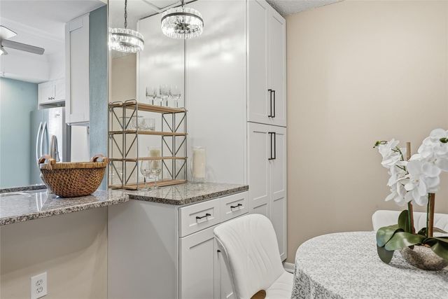 952 VIRGINIA STREET 202, Dunedin, FL 34698