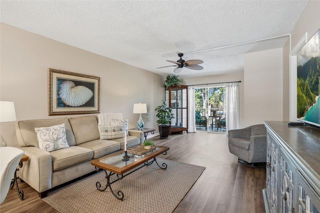 952 VIRGINIA STREET 202, Dunedin, FL 34698