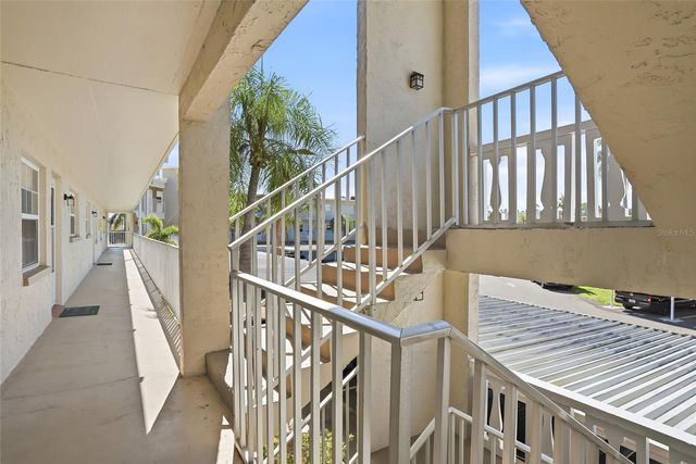 952 VIRGINIA STREET 202, Dunedin, FL 34698