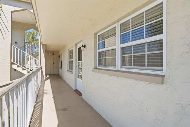 952 VIRGINIA STREET 202, Dunedin, FL 34698