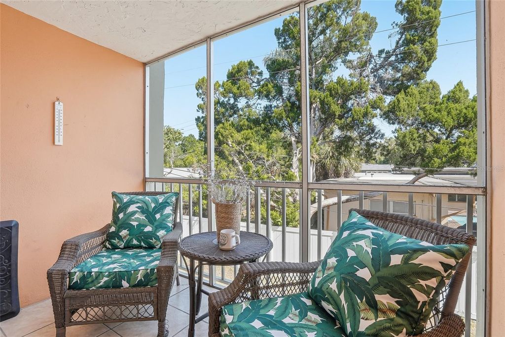 952 VIRGINIA STREET 202, Dunedin, FL 34698