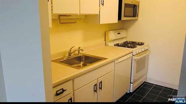 7000 Boulevard East Boulevard 49I, Guttenberg, NJ 07093