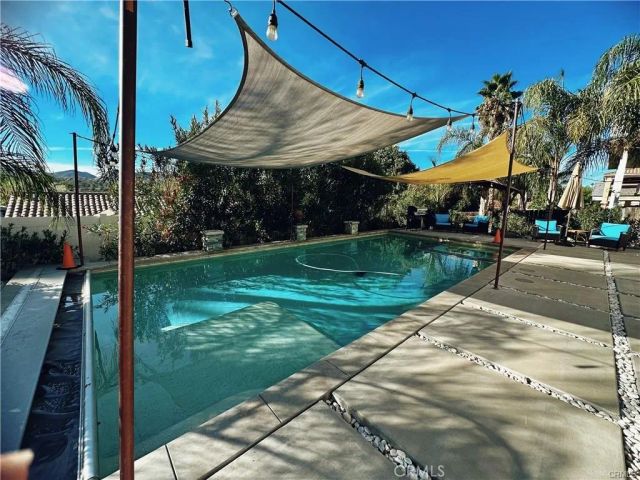 22867 Cove View Street B, Canyon Lake, CA 92587