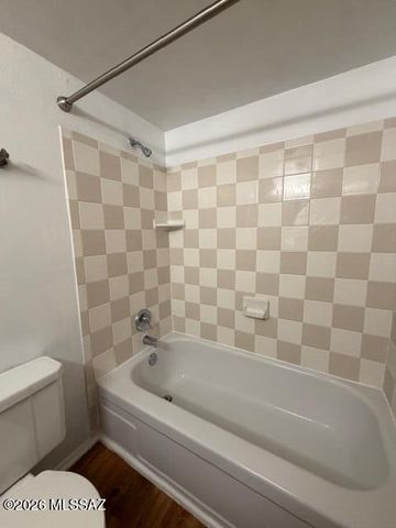 1360 S Avenida Polar Apt J208, Tucson, AZ 85710
