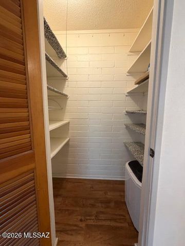1360 S Avenida Polar Apt J208, Tucson, AZ 85710