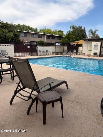 1360 S Avenida Polar Apt J208, Tucson, AZ 85710