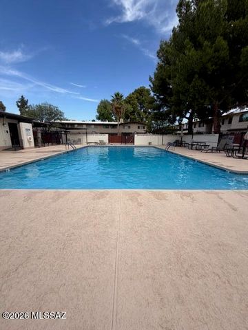 1360 S Avenida Polar Apt J208, Tucson, AZ 85710
