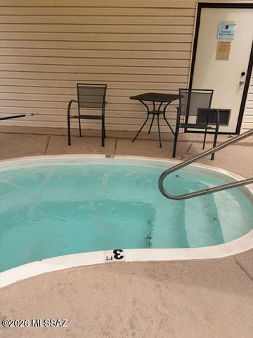 1360 S Avenida Polar Apt J208, Tucson, AZ 85710