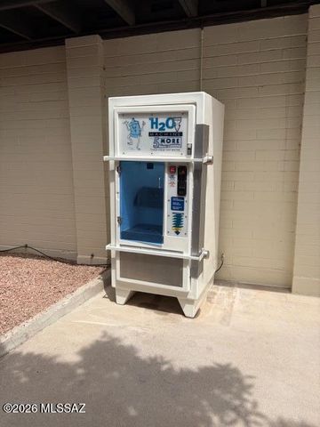 1360 S Avenida Polar Apt J208, Tucson, AZ 85710