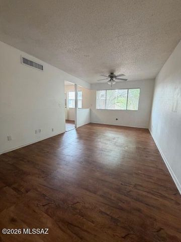 1360 S Avenida Polar Apt J208, Tucson, AZ 85710