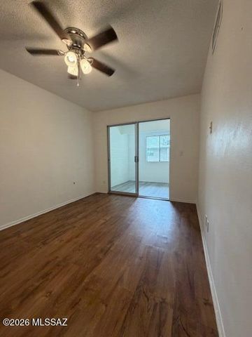 1360 S Avenida Polar Apt J208, Tucson, AZ 85710