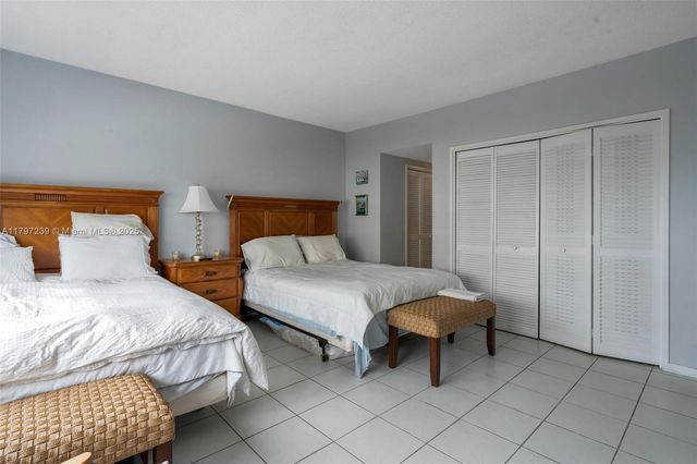 5601 Collins Ave 615, Miami Beach, FL 33140