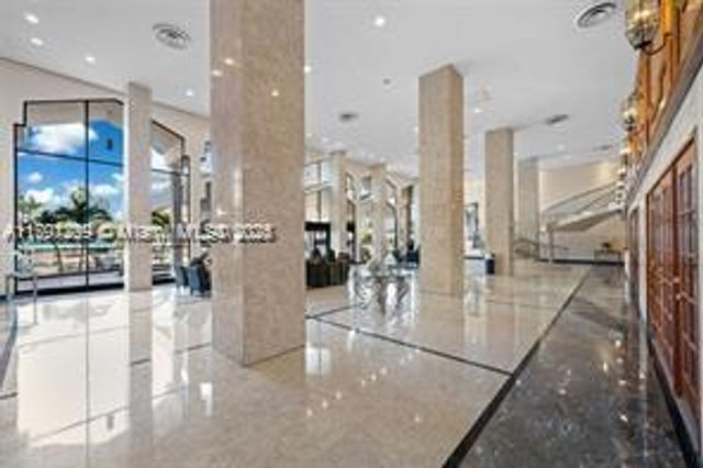 5601 Collins Ave 615, Miami Beach, FL 33140