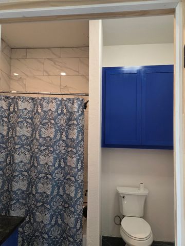 237 Barry Country Court, Barry, TX 75102