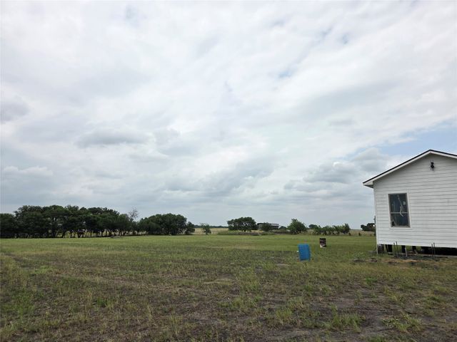 237 Barry Country Court, Barry, TX 75102