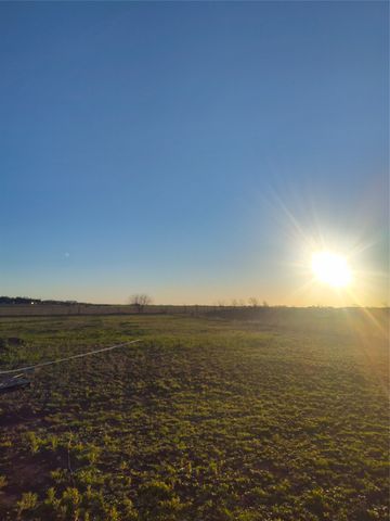 237 Barry Country Court, Barry, TX 75102