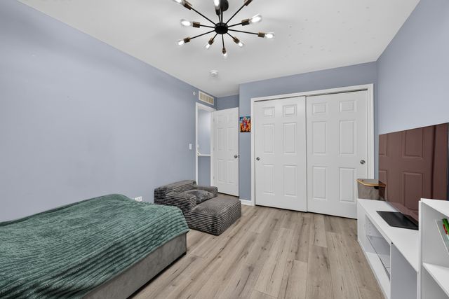 547 Bobby Ann Court, Roselle, IL 60172