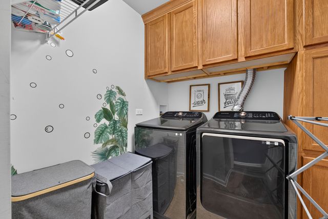 547 Bobby Ann Court, Roselle, IL 60172