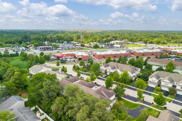 547 Bobby Ann Court, Roselle, IL 60172