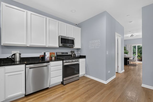 547 Bobby Ann Court, Roselle, IL 60172