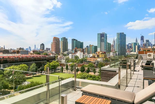 1135 45th Ave Apt 3H, New York City, NY 11101