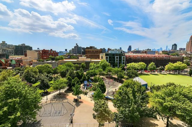 1135 45th Ave Apt 3H, New York City, NY 11101