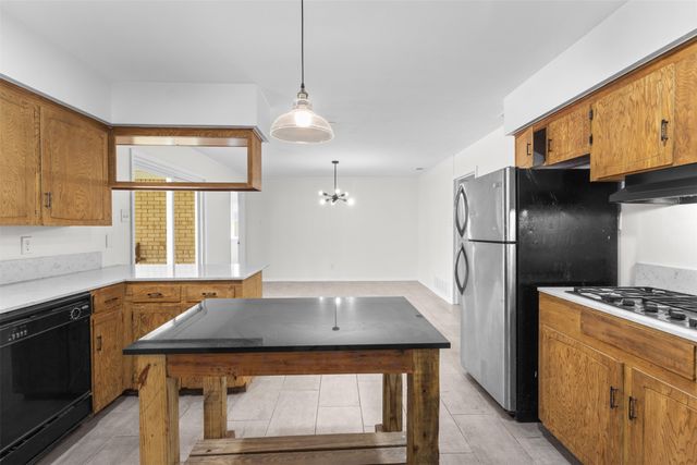 2909 Grove Street, Irving, TX 75060