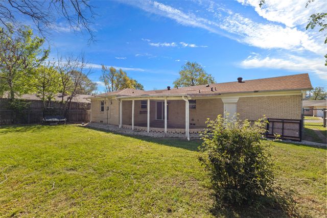 2909 Grove Street, Irving, TX 75060