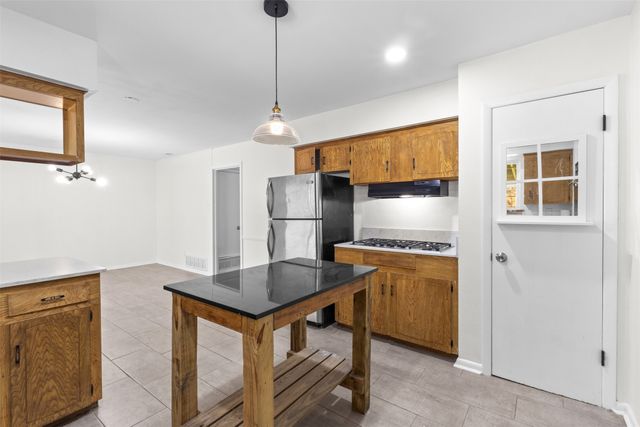 2909 Grove Street, Irving, TX 75060