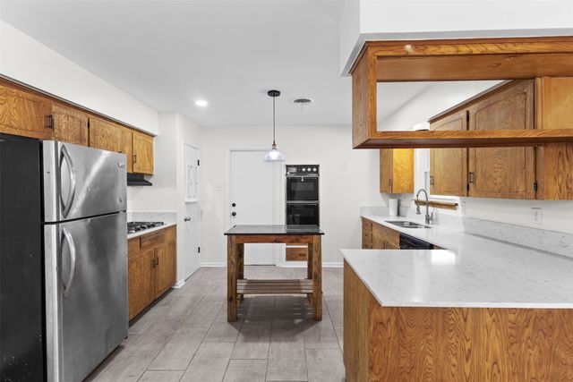 2909 Grove Street, Irving, TX 75060