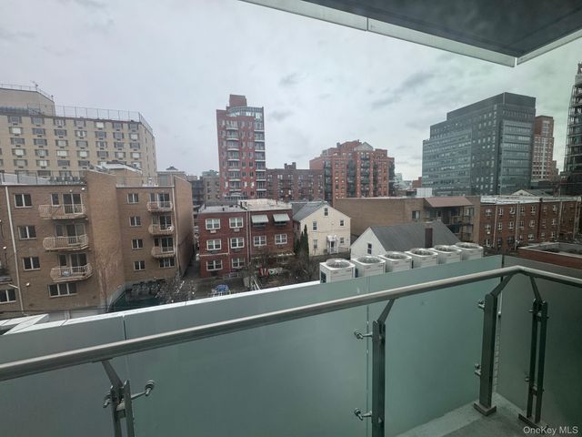 14238 37th Avenue 4C, Flushing, NY 11354