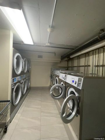 14238 37th Avenue 4C, Flushing, NY 11354