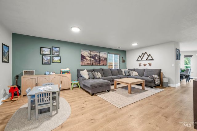 3614 S Creekwood Way, Boise, ID 83709