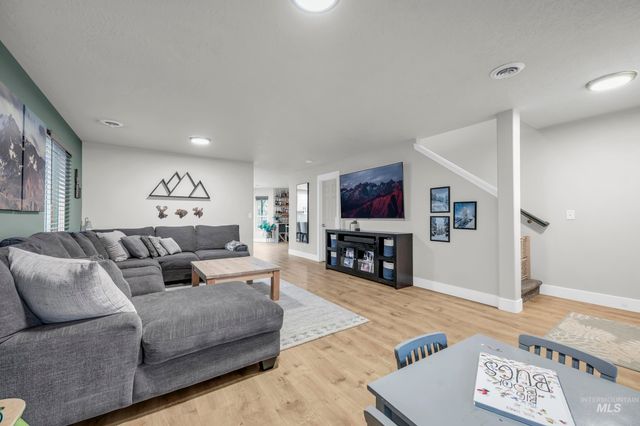 3614 S Creekwood Way, Boise, ID 83709