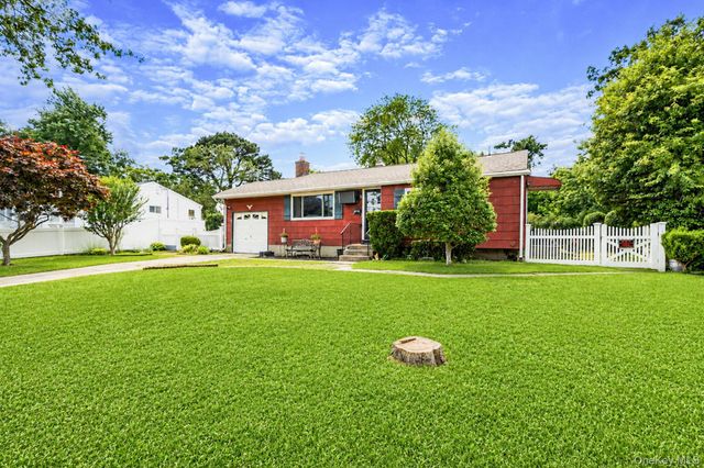 180 Whitetail Lane, Central Islip, NY 11722