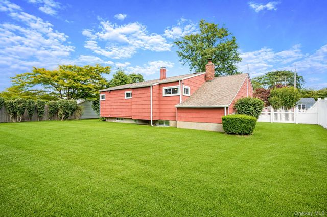 180 Whitetail Lane, Central Islip, NY 11722
