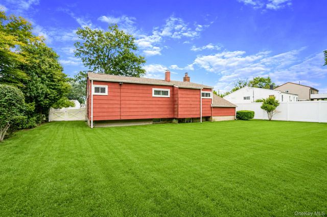 180 Whitetail Lane, Central Islip, NY 11722