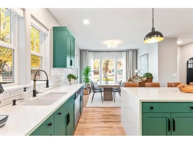 2632 Nw ORDWAY Ave, Bend, OR 97703