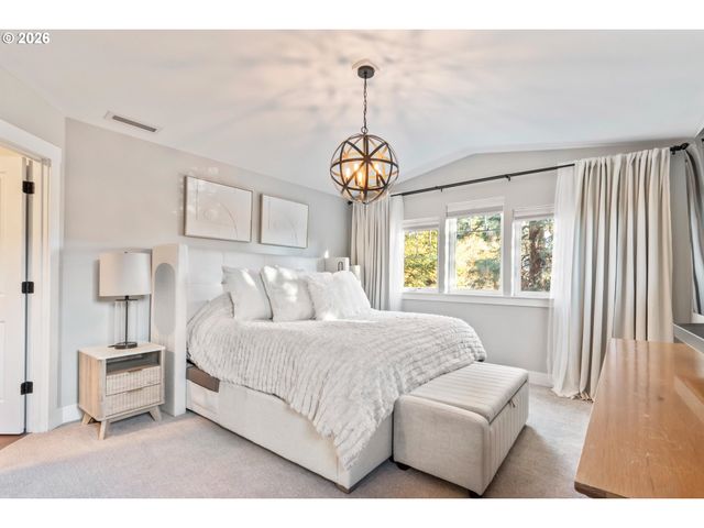 2632 Nw ORDWAY Ave, Bend, OR 97703