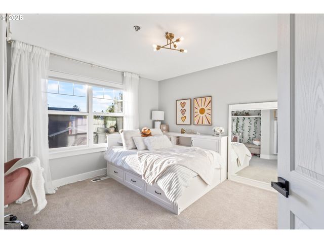 2632 Nw ORDWAY Ave, Bend, OR 97703