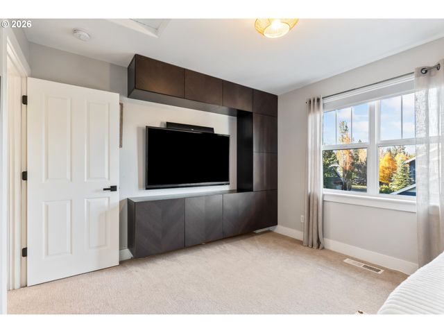 2632 Nw ORDWAY Ave, Bend, OR 97703