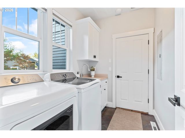 2632 Nw ORDWAY Ave, Bend, OR 97703
