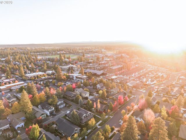 2632 Nw ORDWAY Ave, Bend, OR 97703