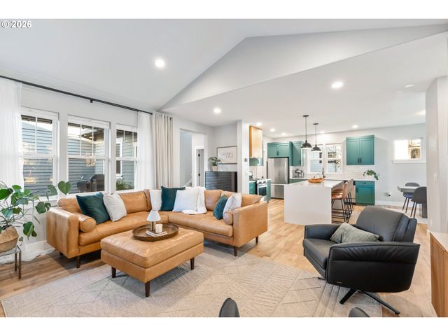 2632 Nw ORDWAY Ave, Bend, OR 97703