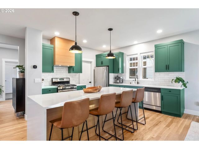 2632 Nw ORDWAY Ave, Bend, OR 97703