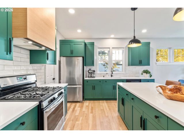 2632 Nw ORDWAY Ave, Bend, OR 97703